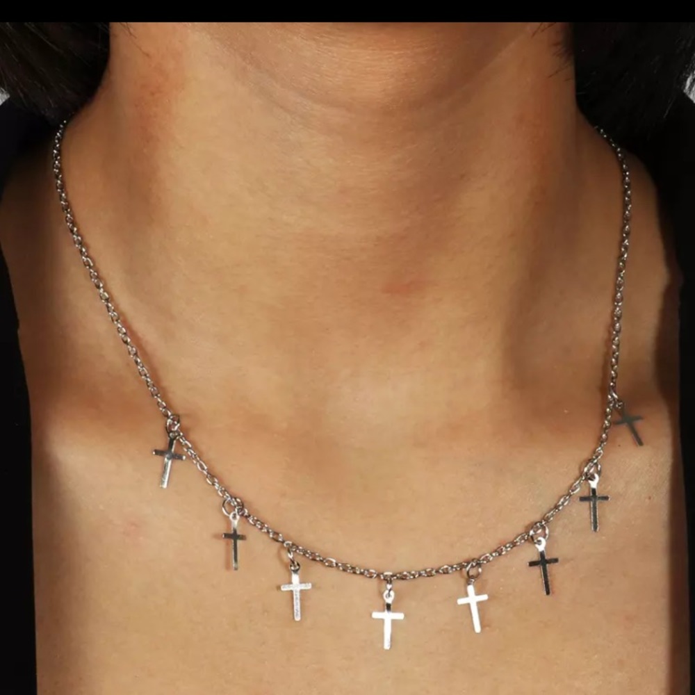 🎉 Silver Plated Cross Chain Necklace